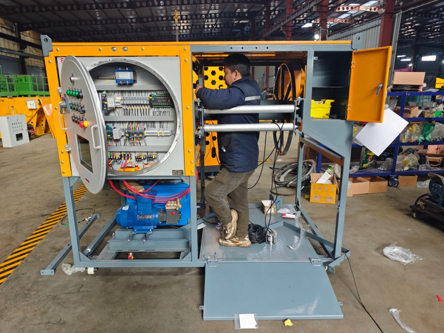 清淤机器人装配现场(15)